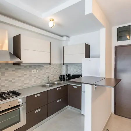 Apartment Vivando - Sunny 1br - View Balcony - Parking Bucharest