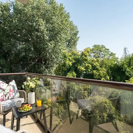 Vivando - Sunny 1br - View Balcony - Parking Apartment