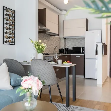Vivando - Sunny 1br - View Balcony - Parking *