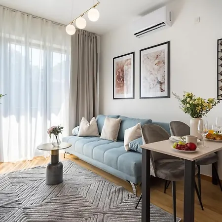Apartment Vivando - Sunny 1br - View Balcony - Parking Bucharest